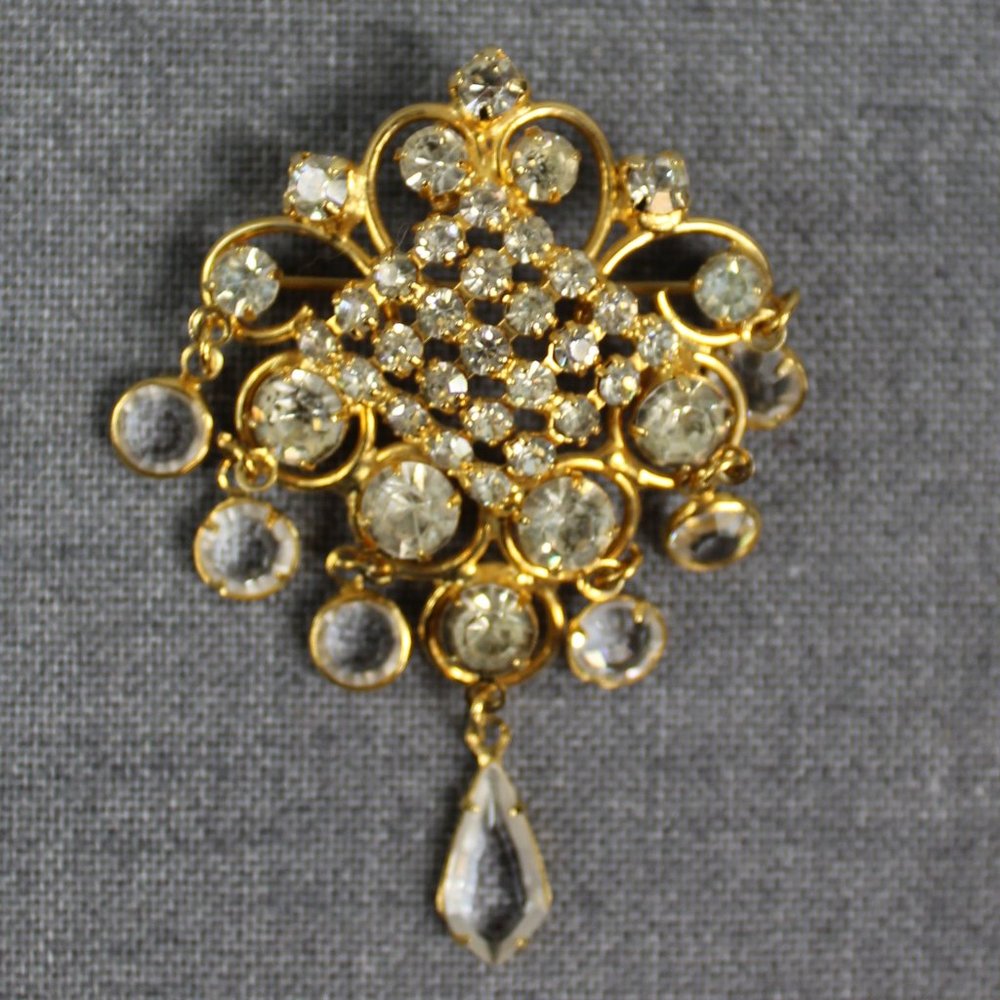 Vintage Rhinestone ande Glass Crystal Brooch